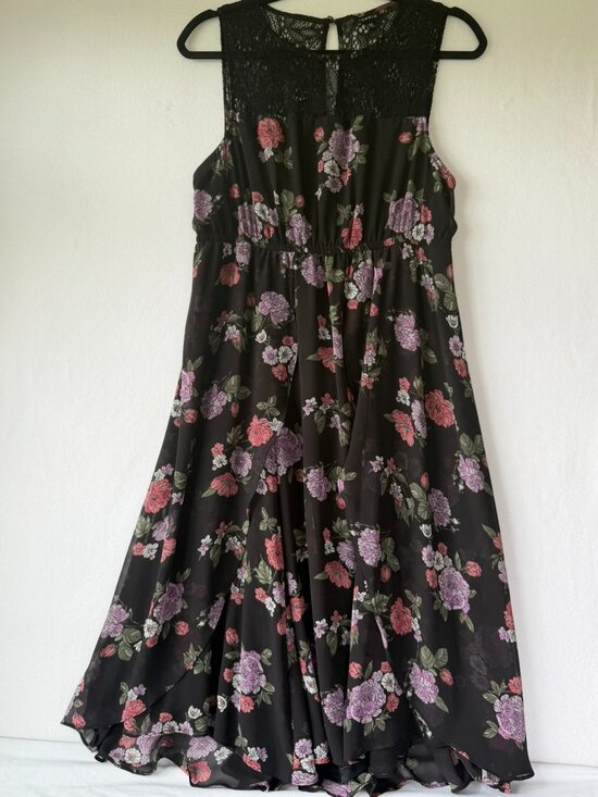 torrid Dresses & Skirts - Torrid Floral Sleeveless Midi Dress – Size 00 (L/XL)